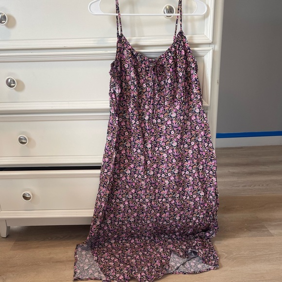 Old Navy Dresses & Skirts - Old navy maxi dress new with tags